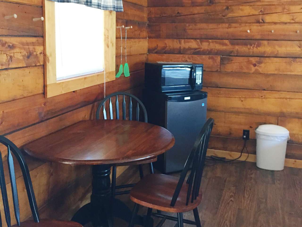 Kintla cabin dining area.